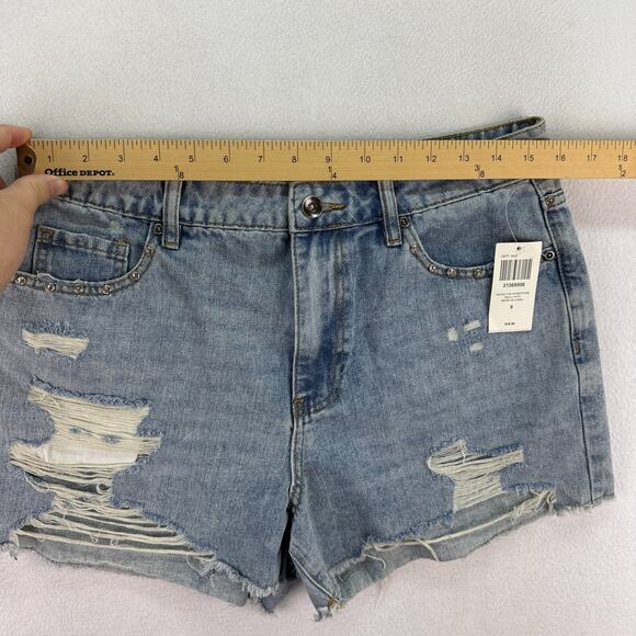 Hot Topic Blue Jean Shorts with Skull Embroidery - Picture 4 of 11